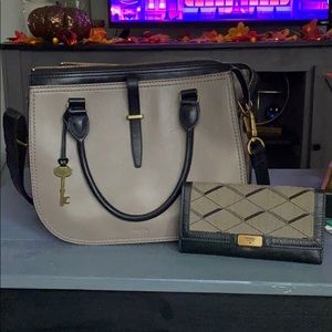 Fossil purse and wallet